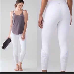 White lululemon leggings